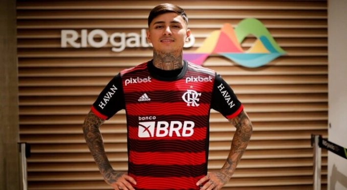 Erick Pulgar Flamengo ile imzaladı