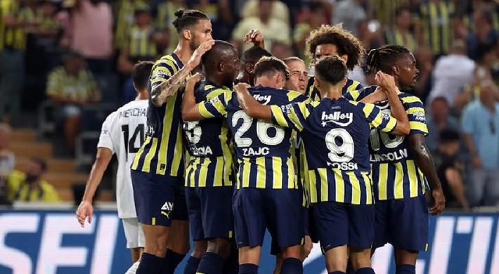 Fenerbahçe Slovacko'yu üç golle geçti, tur kapısını araladı