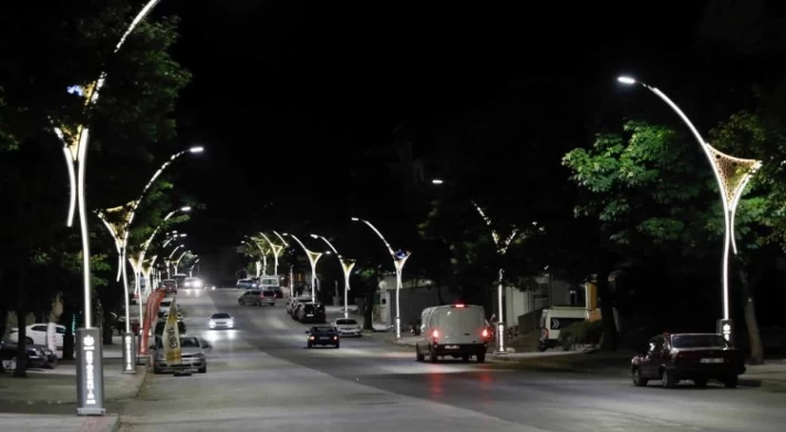 Kocaeli’de Körfez Akşemsettin Caddesi ışıl ışıl oldu