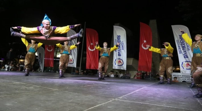 Halk Dansları Festivali coşkulu başladı