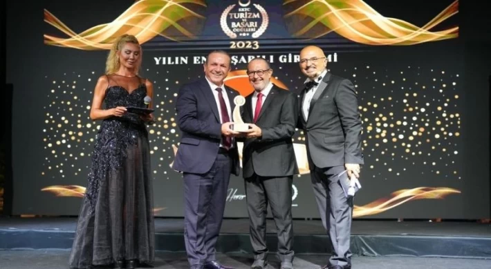 Yılın En Başarılı Girişimi Ödülünü “Fly Kıbrıs Hava Yolları” Aldı!