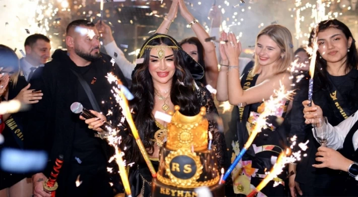 Kıbrıs'ın Işıltılı İş Kadını Reyhana Saleh'in Muhteşem Doğum Günü Partisi Geceye Damga Vurdu!