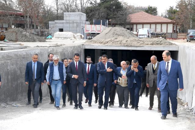 Başkan Gürkan, millet kütüphanesi otoparkında incelemelerde bulundu