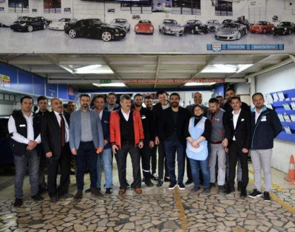 Erbakan Malkoç, Tomurcuk Oto'nun Genel Müdürü Yasin Tomucuk'u ziyaret etti