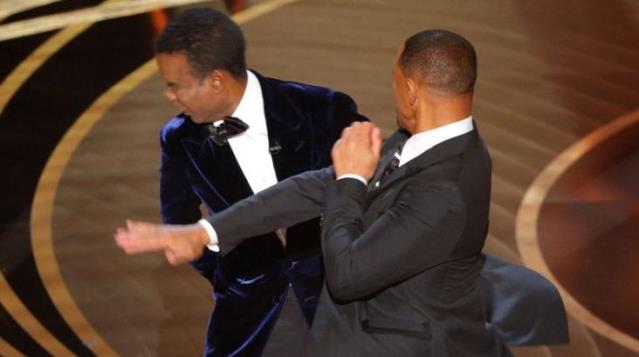 Oscar Töreni'nde büyük skandal! Will Smith 'Karımın adını ağzıma alma' diyerek komedy