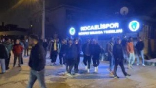 Kocaelispor taraftarları tesisi bastı, takım ve yönetim aleyhine sloganlar attı
